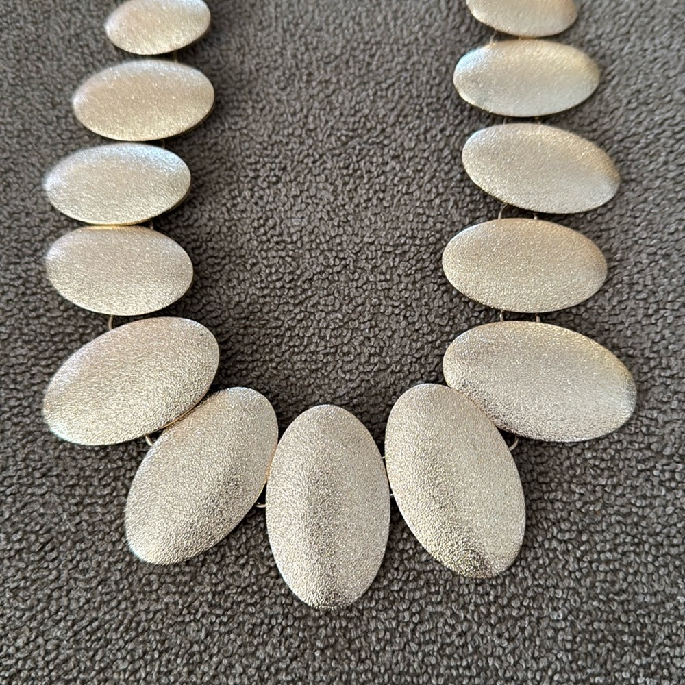 NY New York Gold Tone Metal 19.5” Necklace (TD)
